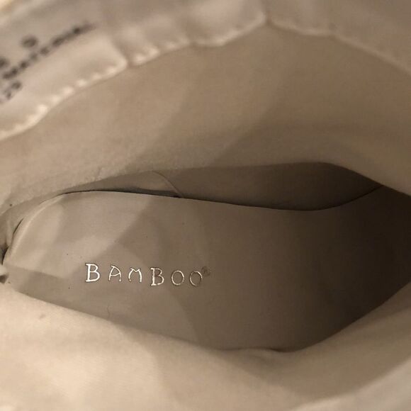 BAMBOO SIZE 9 WHITE ZIP BACK BOOTIE SNAKESKIN HEEL - Picture 10 of 10